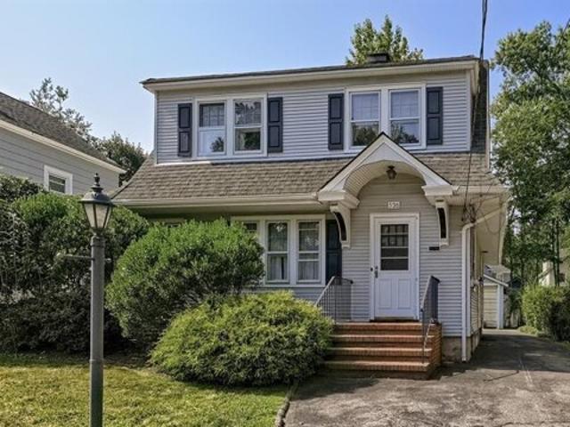 House for sale in Teaneck