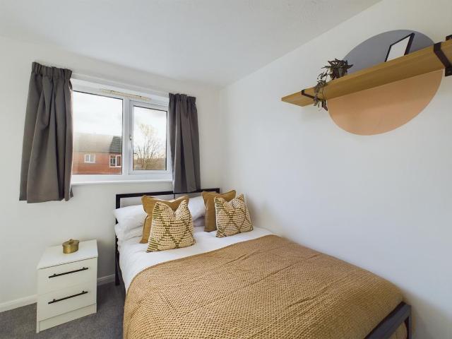 Room for rent in Bede Island, Old Wharf