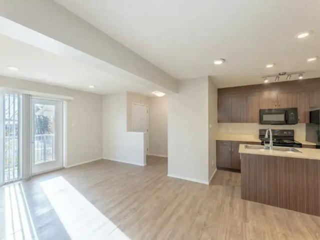 Townhouse for rent in Strathmore