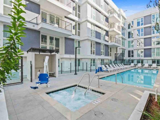 Apartment for rent in Canoga Park, California