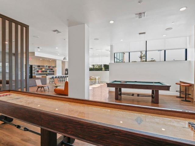 Apartment for rent in Canoga Park, California