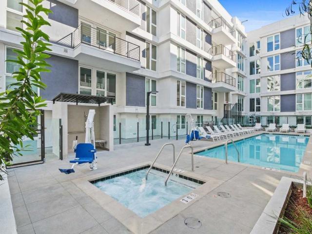 Apartment for rent in Canoga Park, California