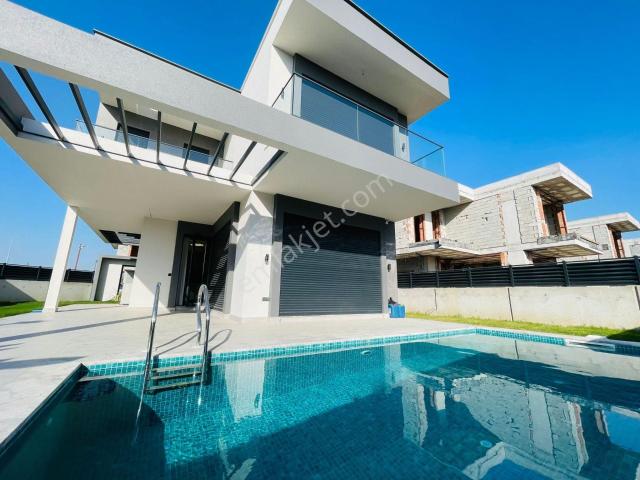 Kuşadasi, Aydin içerisinde satılık Villa