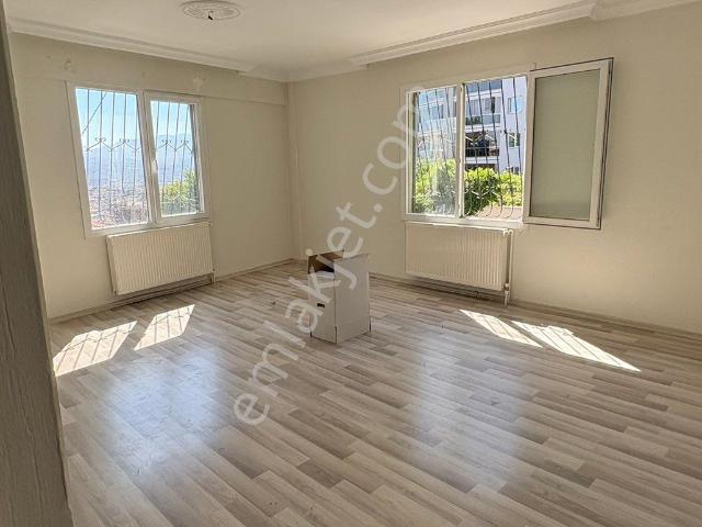 Karabağlar, İzmir içerisinde kiralık mülk