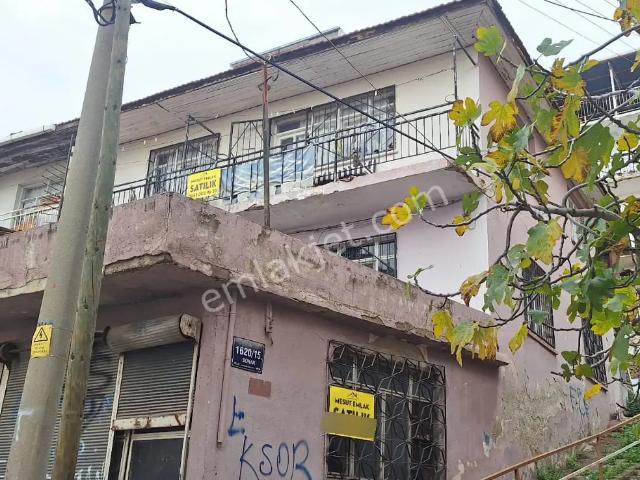 Bayrakli, İzmir içerisinde satılık Villa