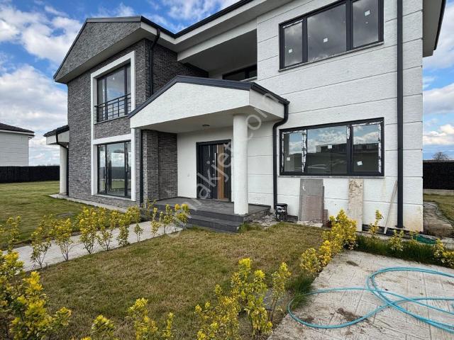 Erenler, Sakarya içerisinde satılık Villa