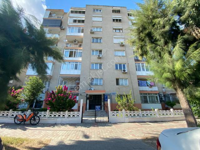 Bayrakli, İzmir içerisinde satılık mülk