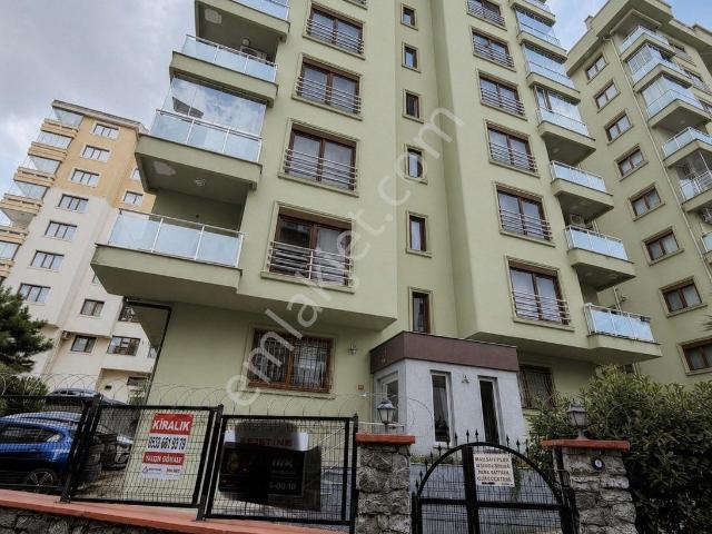 Ataşehir, İstanbul içerisinde kiralık mülk