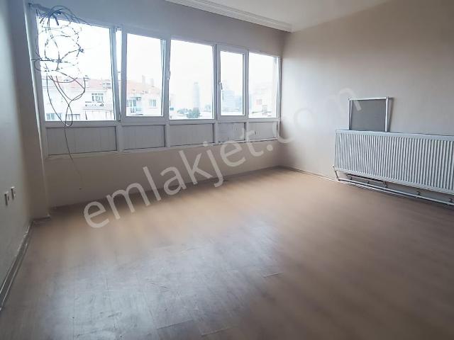 Bayrakli, İzmir içerisinde kiralık mülk