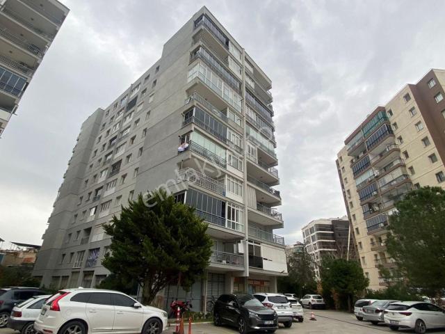 Bayrakli, İzmir içerisinde satılık mülk