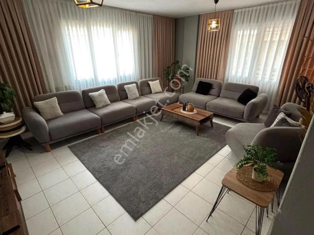 Bornova, İzmir içerisinde satılık mülk