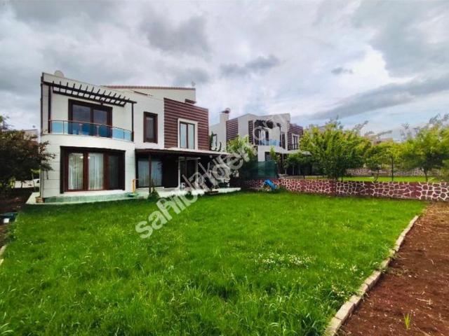 Sur içerisinde satılık Villa