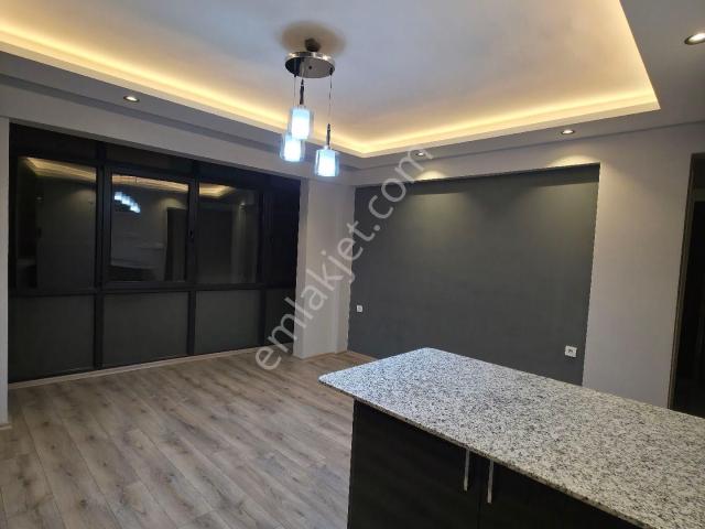 Karabağlar, İzmir içerisinde kiralık mülk