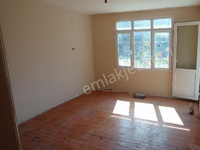 Karşiyaka, İzmir içerisinde kiralık mülk