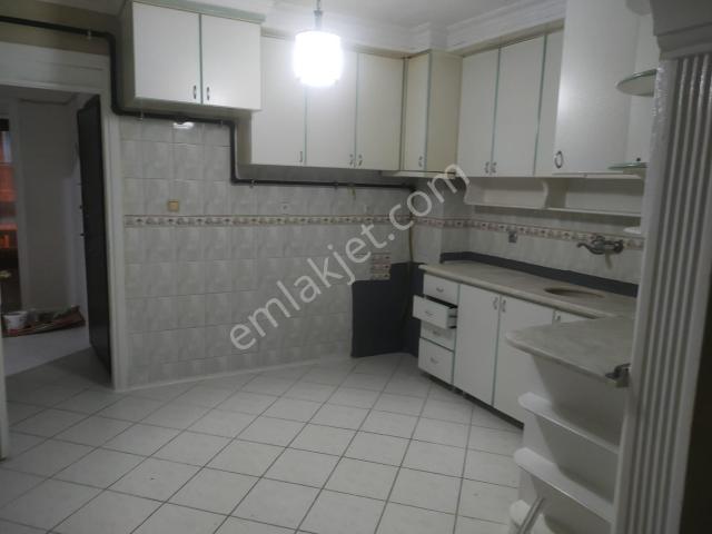 Bayrakli, İzmir içerisinde kiralık mülk