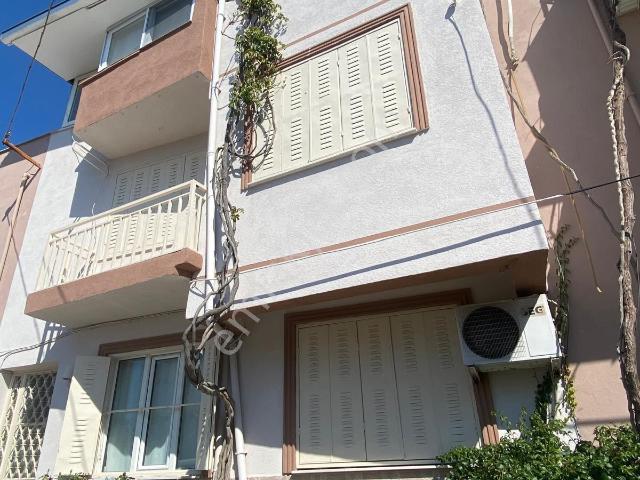 Karabağlar, İzmir içerisinde satılık Villa