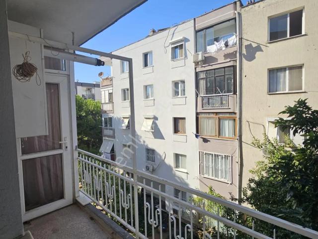 Bahriye Üçok Mahallesi, Karşıyaka içerisinde kiralık mülk
