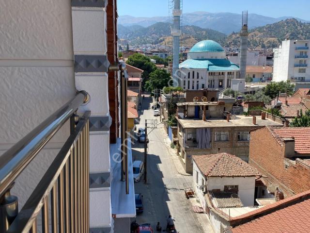 Eski Cami, Salihli içerisinde kiralık mülk