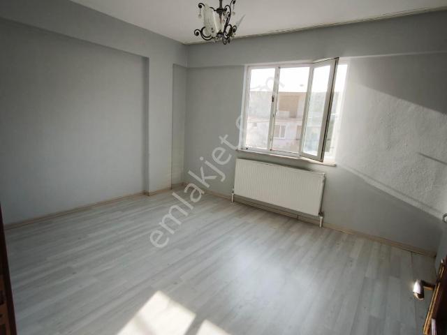 Eşref Dinçer, Gemlik içerisinde kiralık mülk