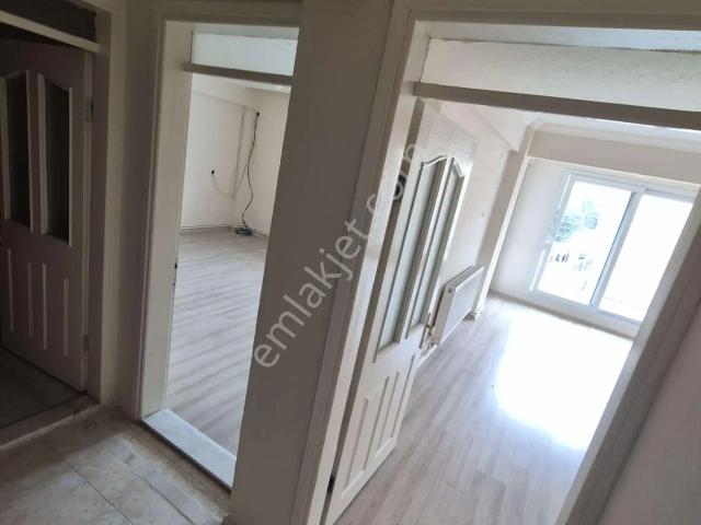 Karabağlar, İzmir içerisinde kiralık mülk