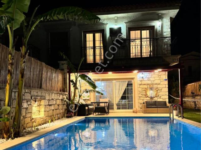 Alaçatı Mahallesi, Çeşme içerisinde kiralık Villa