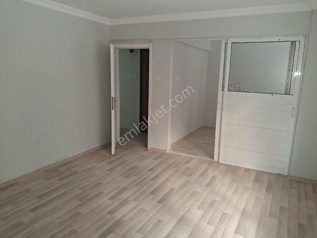 Karabağlar, İzmir içerisinde kiralık mülk