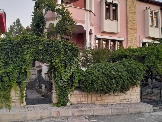 Isparta içerisinde satılık Villa