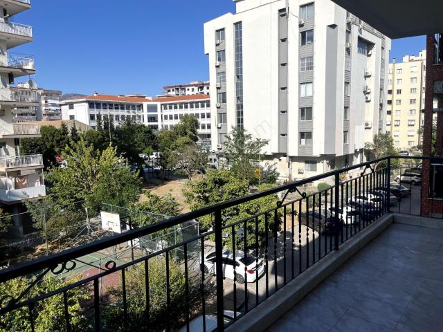 Karşiyaka, İzmir içerisinde kiralık mülk