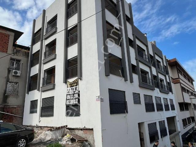 Bayrakli, İzmir içerisinde satılık mülk