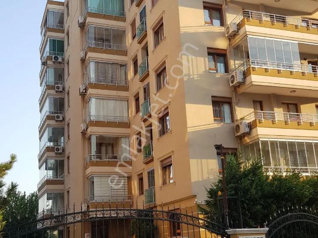 Bayrakli, İzmir içerisinde satılık mülk