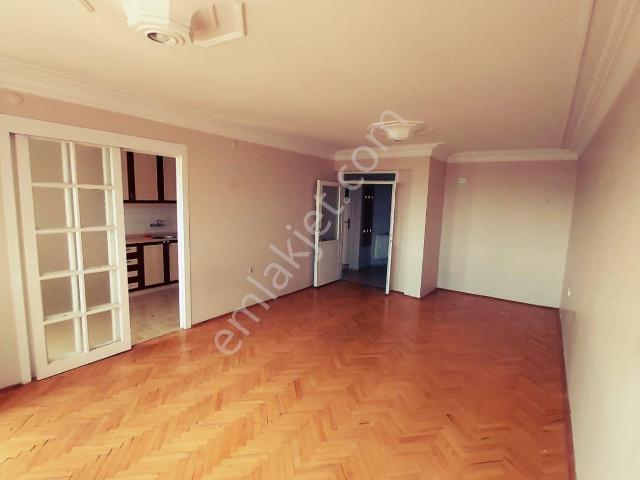 Karabağlar, İzmir içerisinde kiralık mülk