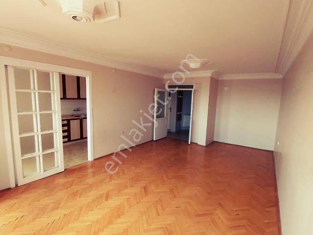 Karabağlar, İzmir içerisinde kiralık mülk