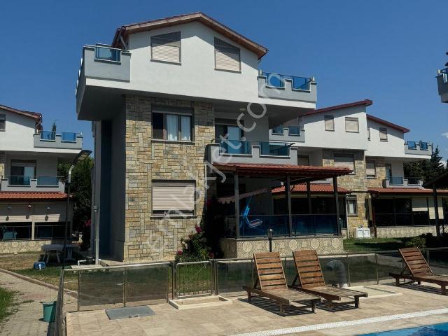 Dikili, İzmir içerisinde satılık Villa