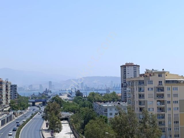 Bayrakli, İzmir içerisinde satılık mülk