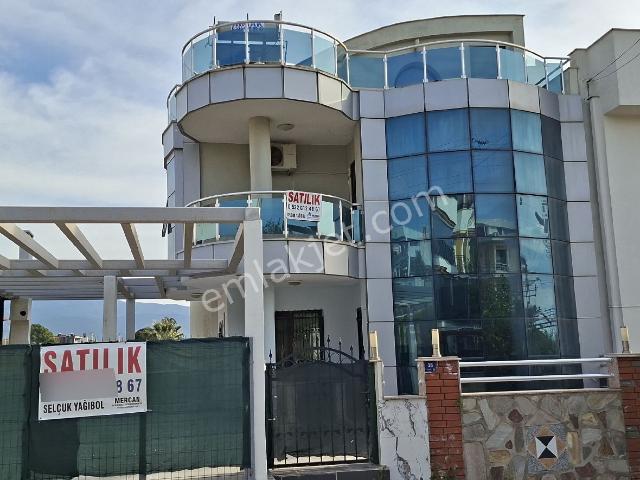 Kuşadasi, Aydin içerisinde satılık Villa