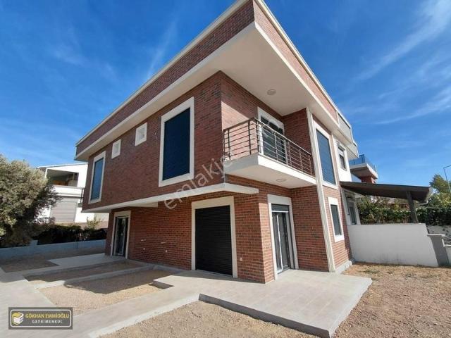 Foça, İzmir içerisinde satılık Villa
