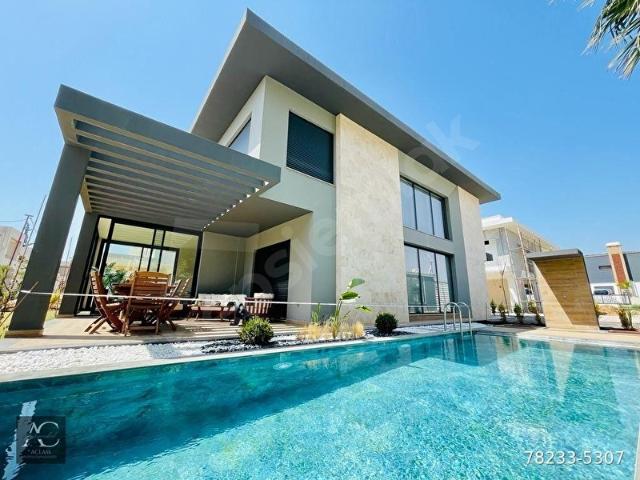 Kuşadasi, Aydin içerisinde satılık Villa