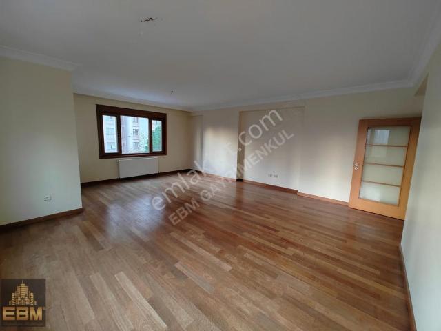 Kadiköy, İstanbul içerisinde kiralık mülk