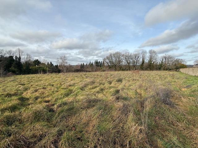 Terrain vente à Rochechouart, Saillat-sur-vienne