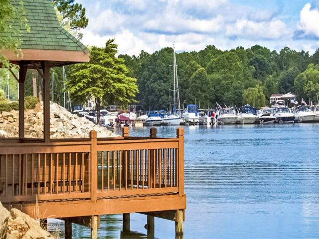 Apartment for rent in Mecklenburg, North Carolina
