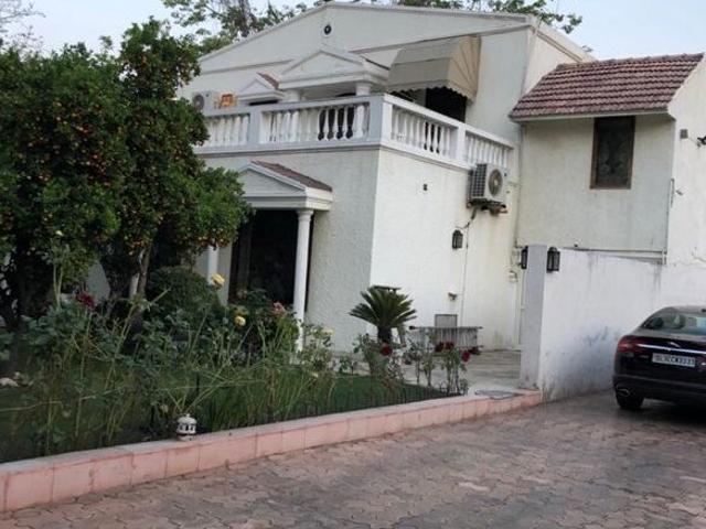 Villa for sale in Deri