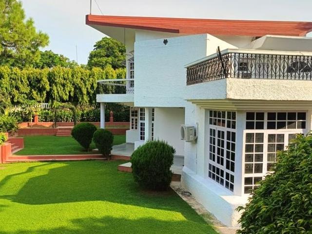 Villa for rent in Deri