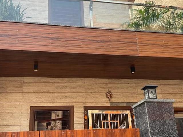House for sale in Hariana