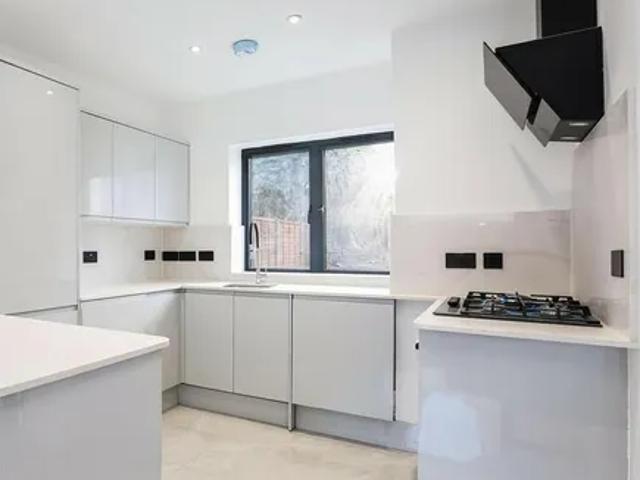 Apartment for rent in London Borough of Lewisham, Ladywell