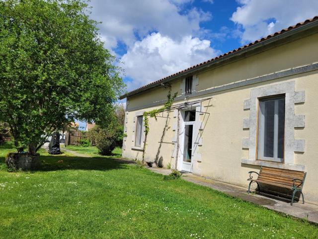 Maison vente à Saint-Aigulin, Charente-Maritime