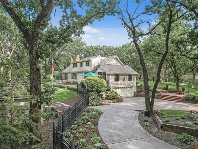 House for sale in Hopkins