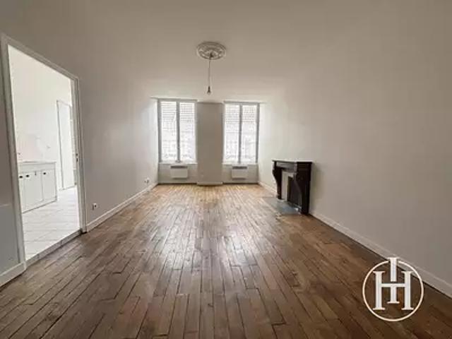Appartement vente à Le Petit Tertre, Saint-Amand-Montrond