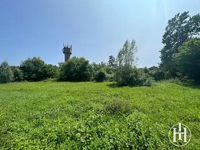 Terrain vente à Le Petit Tertre, Saint-Amand-Montrond