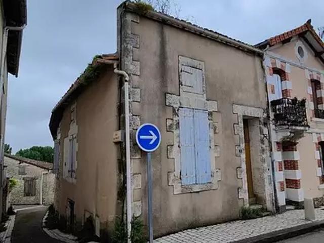 Maison vente à Confolens, Saint-amant-de-boixe