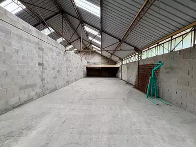 Garage vente à Moulin Antides, Saint-Amour